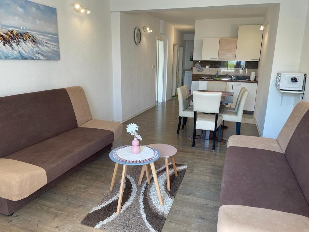 Nemira Beach Apartments Omis Ngoại thất bức ảnh