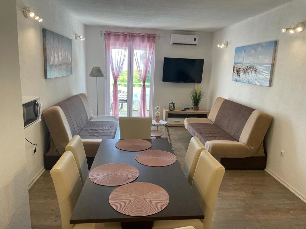 Nemira Beach Apartments Omis Ngoại thất bức ảnh